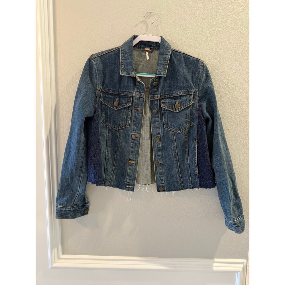 Free People Women's Denim Jean Blue Lace Panel Crop Raw Hem Jacket Sz S